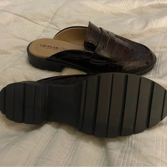 Dark Brown Croc-Embossed Loafers NWOT - Picture 8 of 8